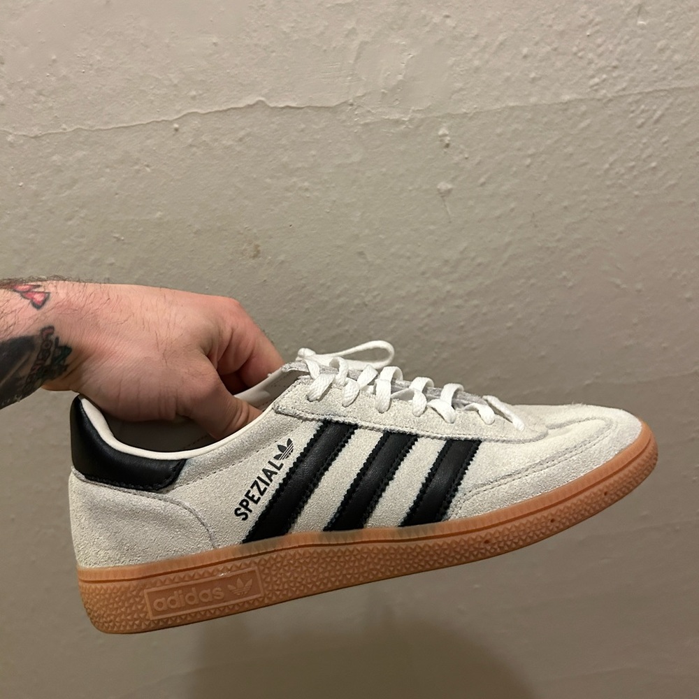 Adidas white Spezial Women’s 8.5 Men’s 7